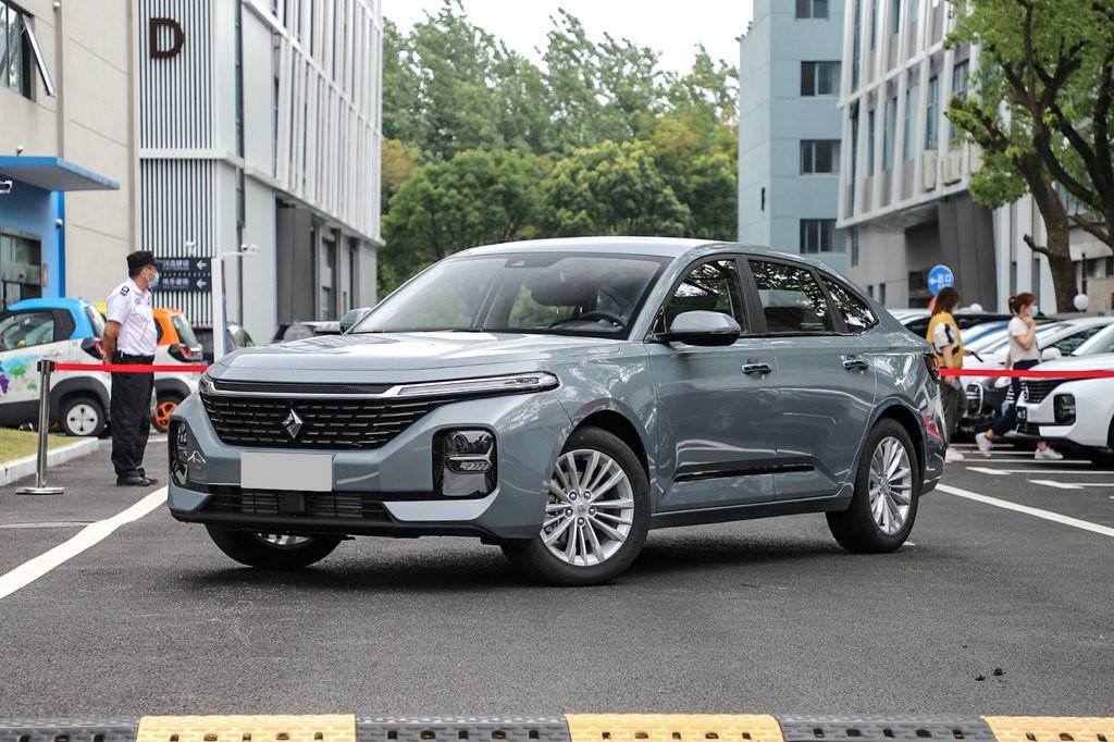 十万预算还在盯着合资低配车不放？看看这几款国产家轿没准有惊喜