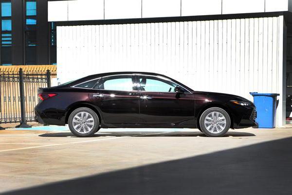 3款优惠大的合资中型车！亚洲龙最高降1.4万、天籁直降3万