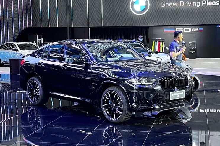 2022粤港澳车展：宝马X4 M40i正式亮相