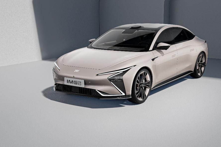 智己汽车首款轿车定名智己L7，百公里加速3.9秒续航1000公里