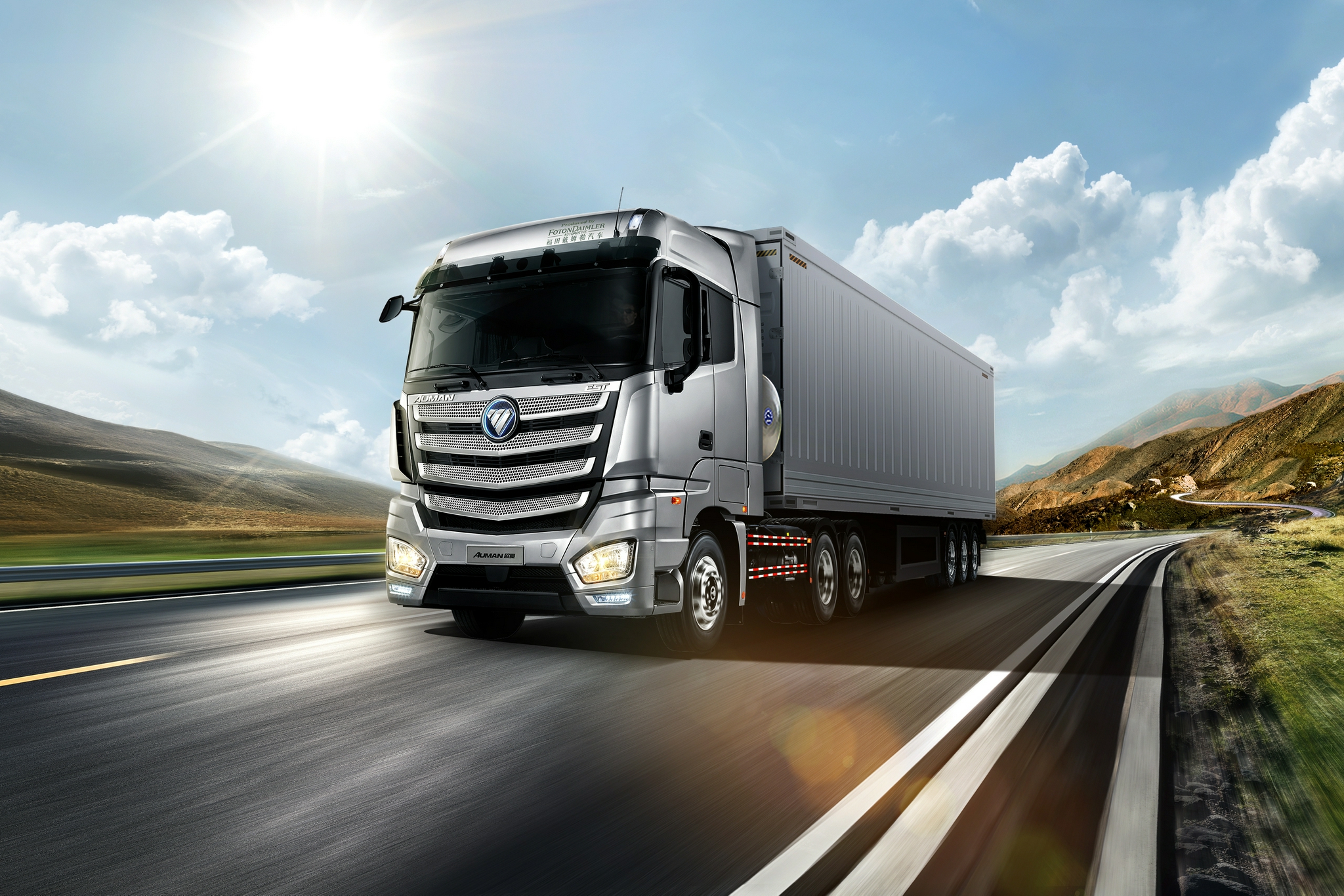 天凉好个秋，跑车不用愁，有欧曼就能锋芒毕露