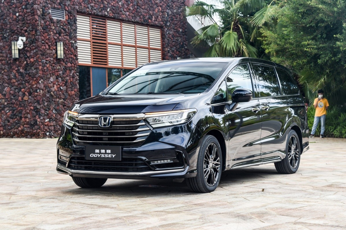 30万元级MPV市场“内卷”严重，赛那、嘉华、奥德赛该选谁？