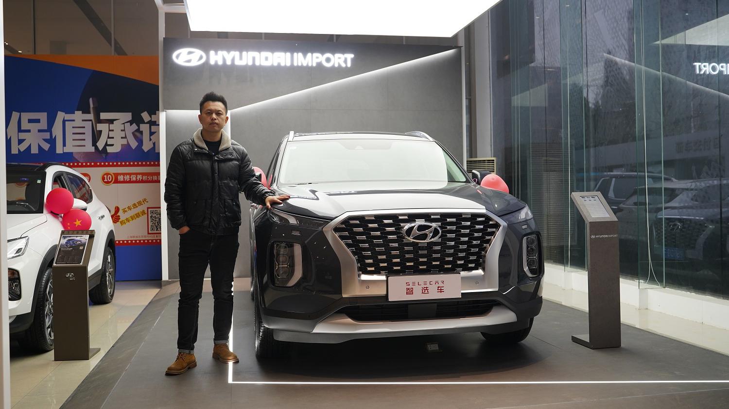 售价不到30万，长度近5米，配3.5L V6发动机，帕里斯帝到店实拍