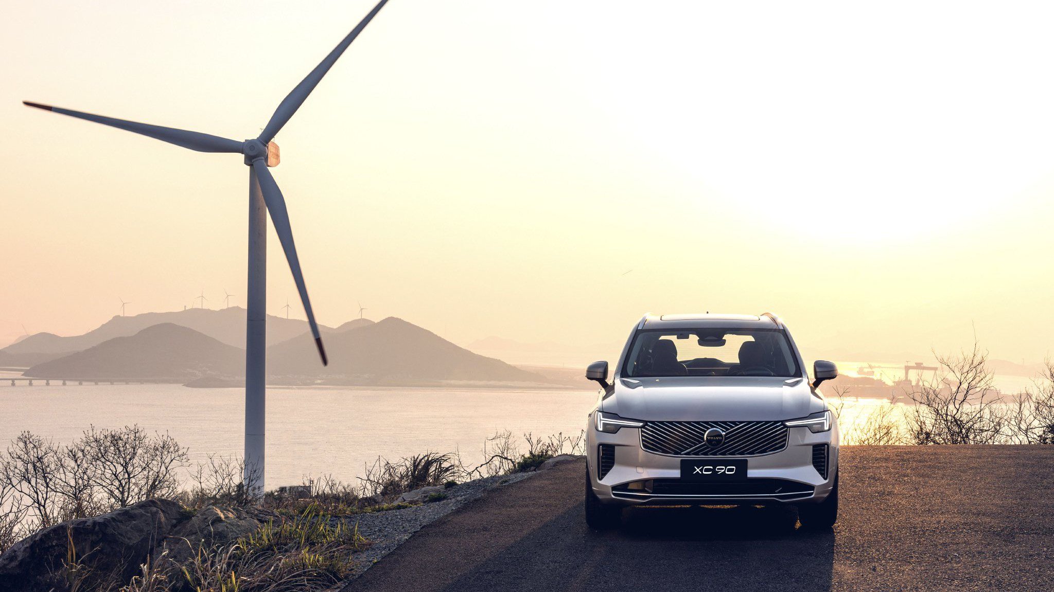 安全为底，奢华为笔：XC90重塑旗舰SUV新标准