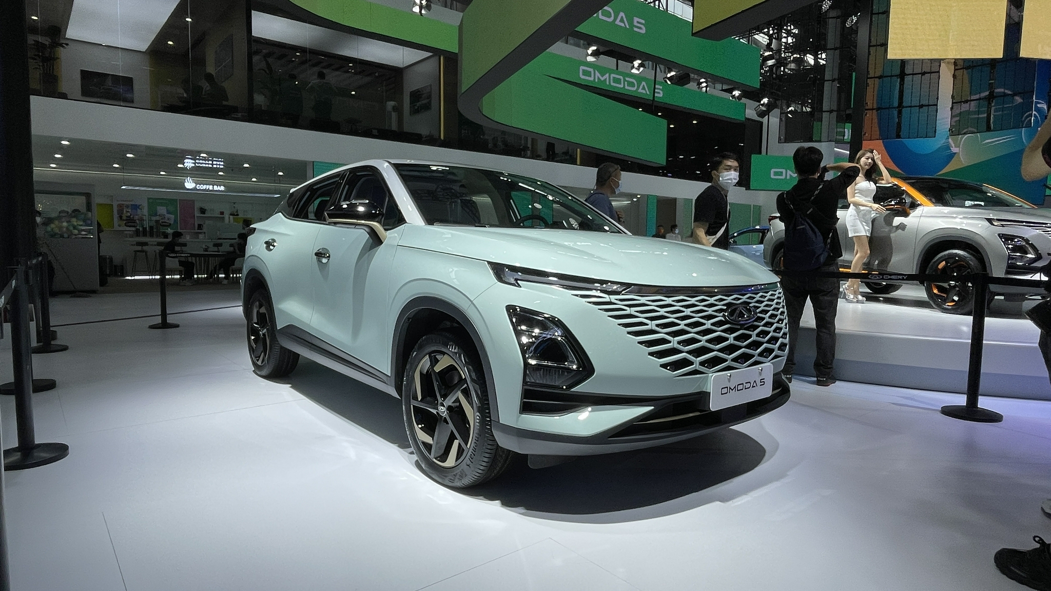 颜值太高、溜背设计！车展体验奇瑞全新SUV OMODA5