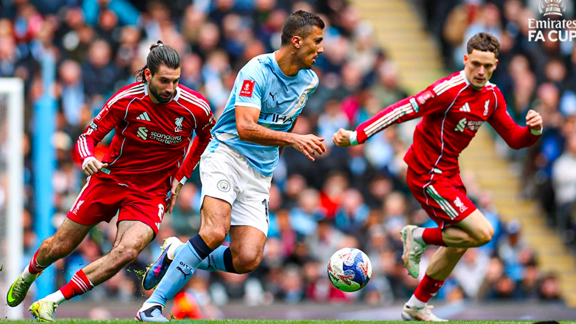 0-4 巅峰对决崩盘溃败 10.2亿豪门惨遭死敌3杀无缘4强 近5场仅1胜