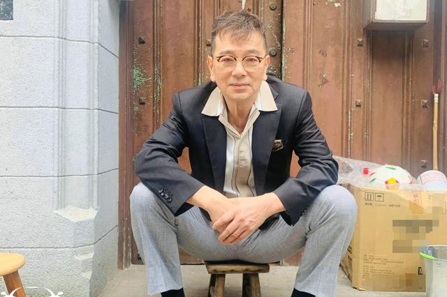 张晨光的座驾 戏里豪车代步 戏外骑电动车 网友：真低调