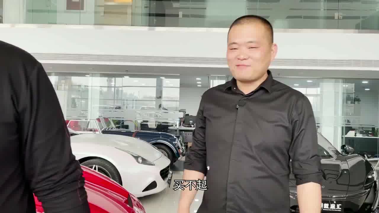 落地160万的宝马M5，4.4T600匹马力的性能车却停在角落里吃灰!