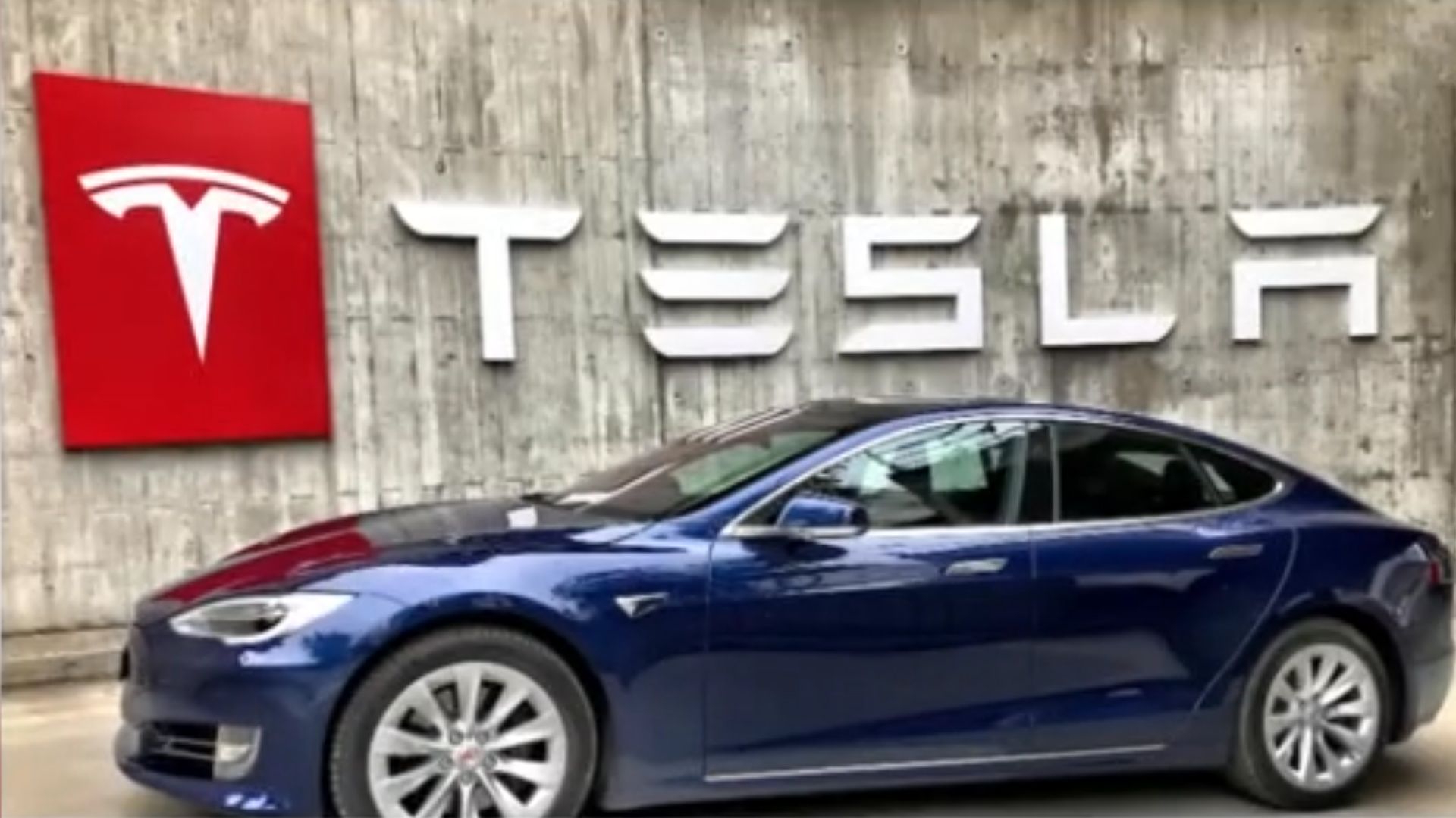36万辆！有撞车风险！特斯拉紧急召回36万辆车？