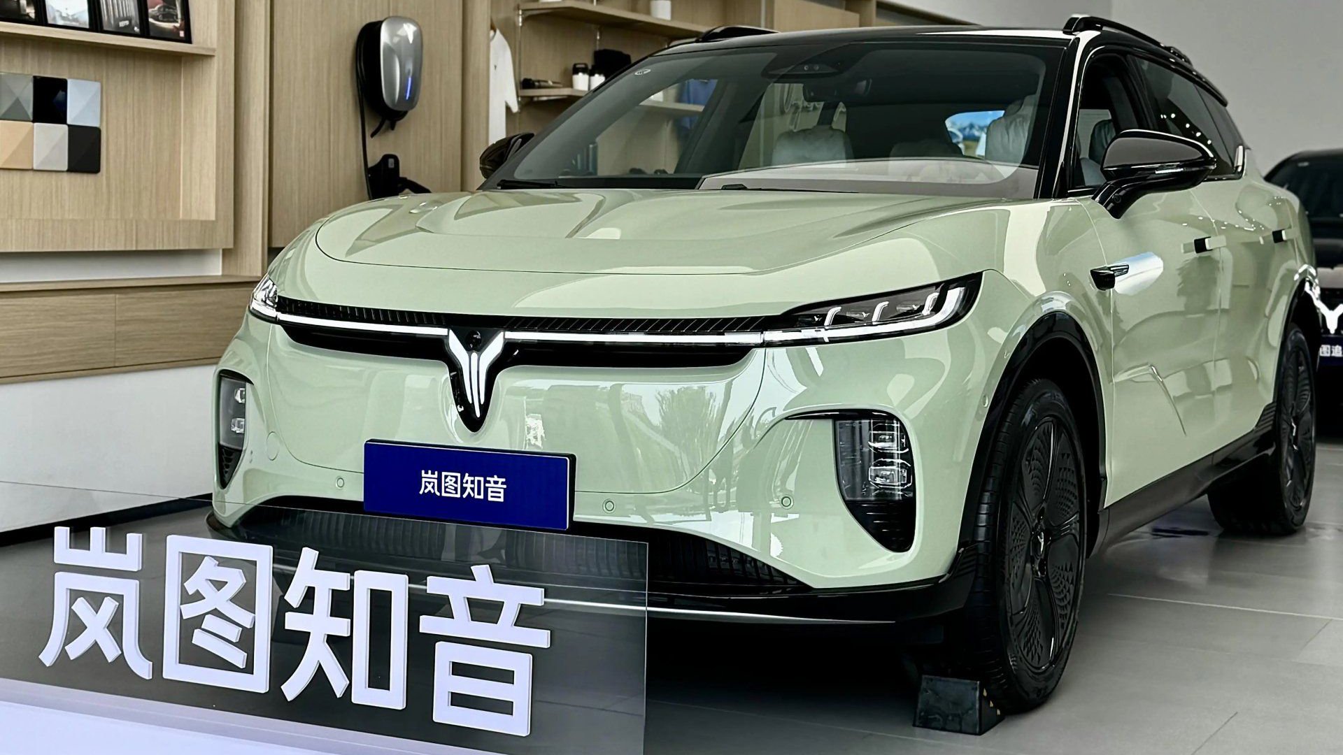 岚图知音：“985”纯电学霸，大五座SUV，直击用户充电补能痛点