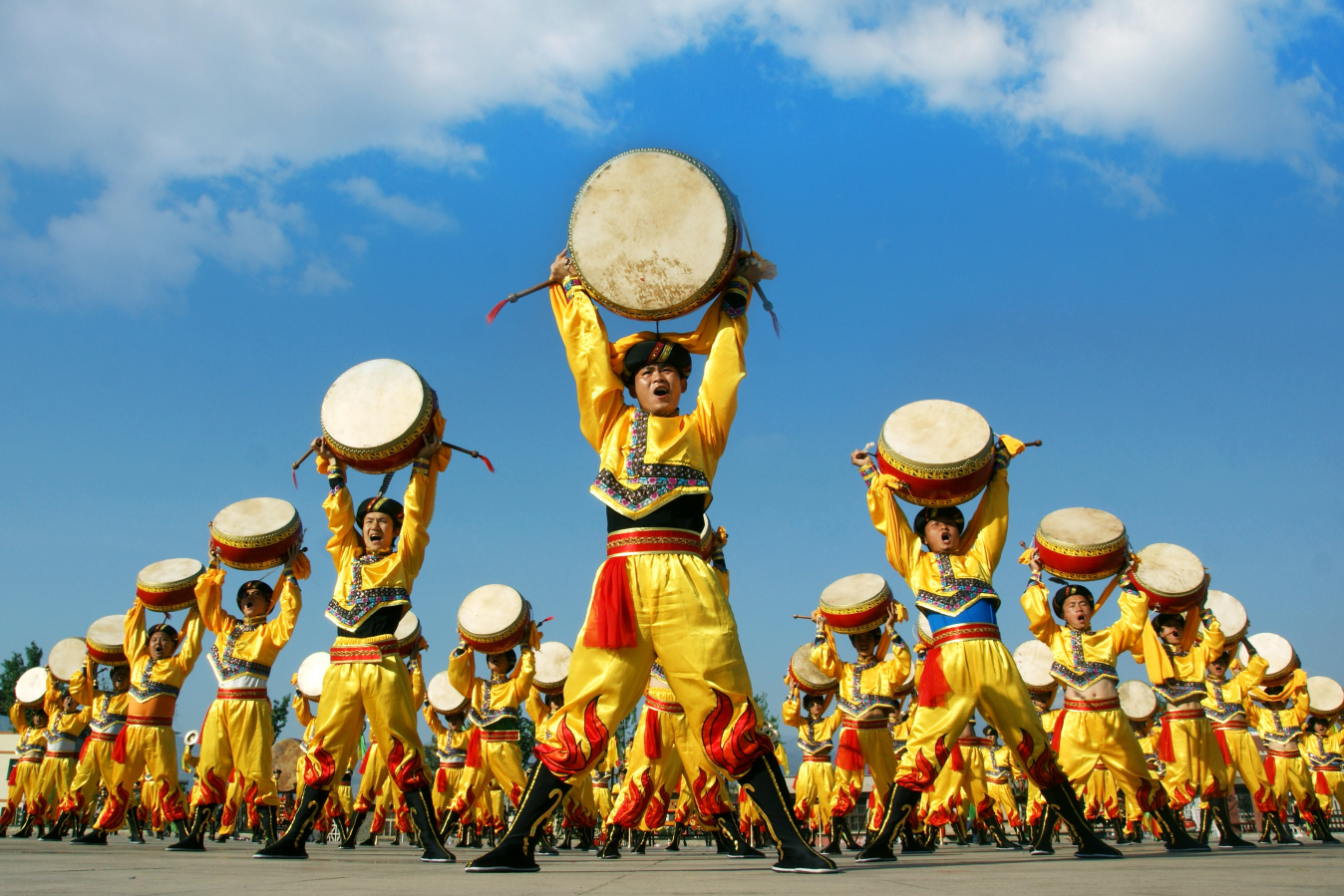 大学生与QQ快餐文化深度探讨：便捷背后隐藏的校园生活现象