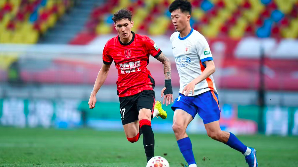 0-1！中超强强对决：两大外援神锋伤退+3轮不胜 传统豪门连遭打击