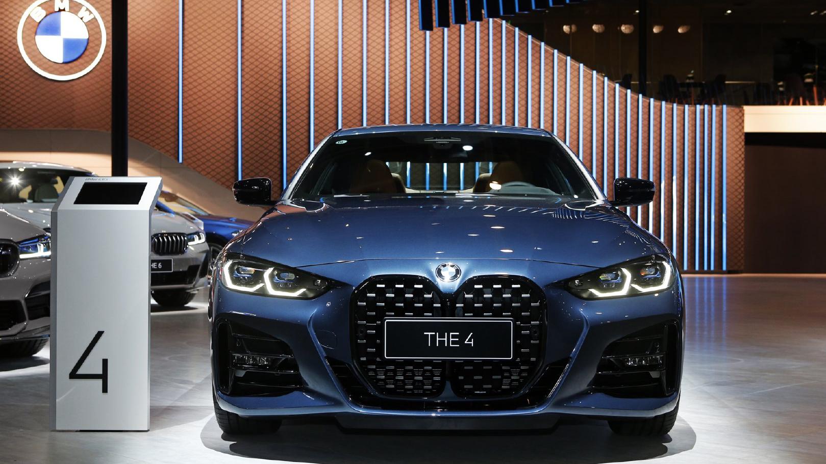 宝马全新一代M3、M4齐亮相，外形“丑帅”但动力却睥睨同级