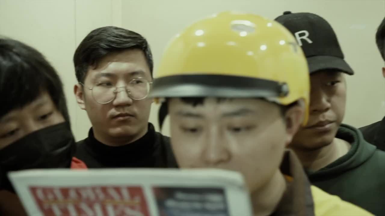 今天跟大家分享一道家常菜：炝炒家暴出轨辣鸡