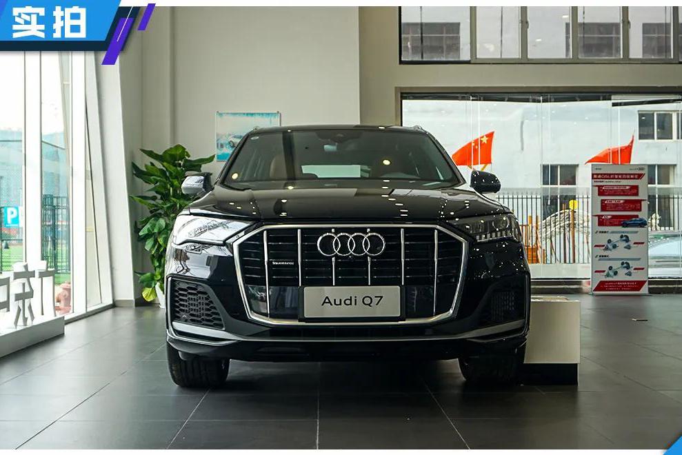 真正的豪华车！新款奥迪Q7到店实拍，销售居然说供不应求