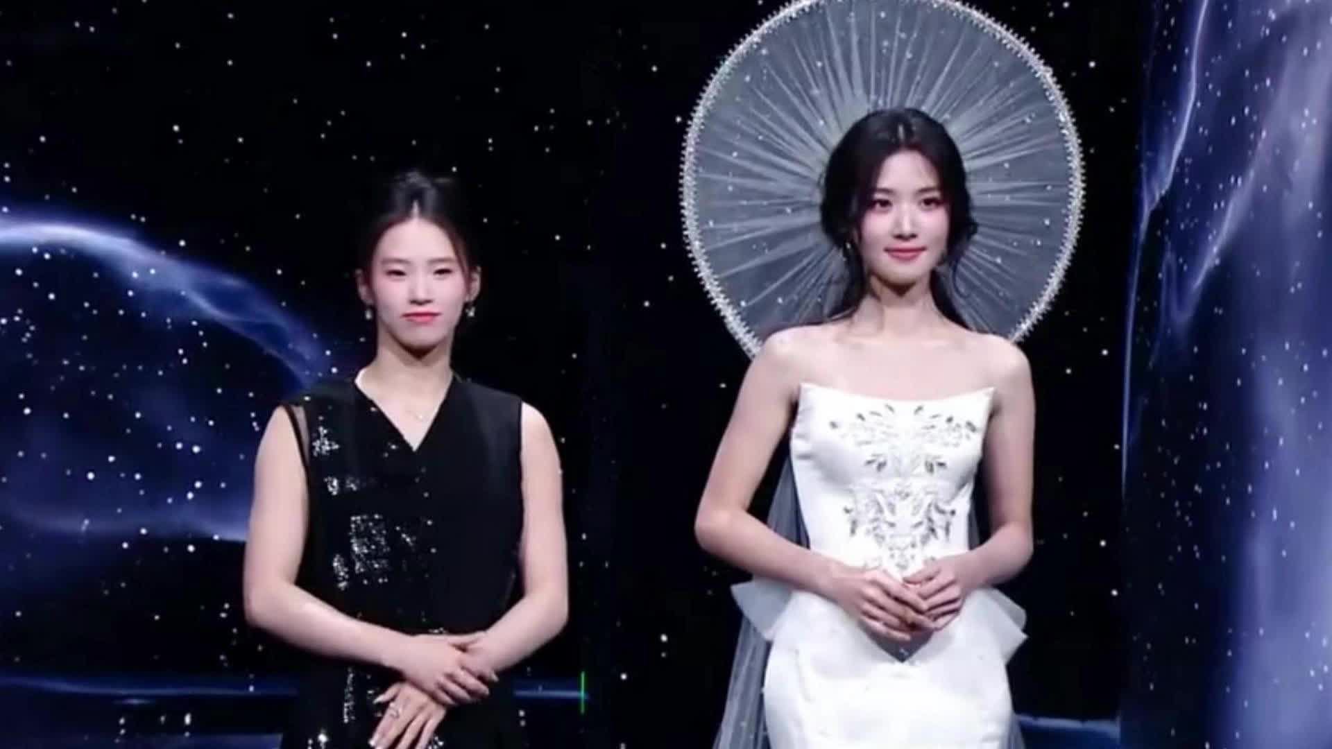 陈芋汐亮相微博之夜！和卢昱晓一起登台，获重磅奖项致辞一度哽咽