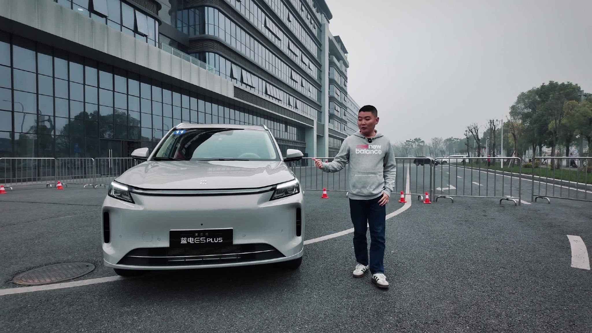 视频：多科目实测，没想到第三代蓝电E5PLUS 这么“硬核”？