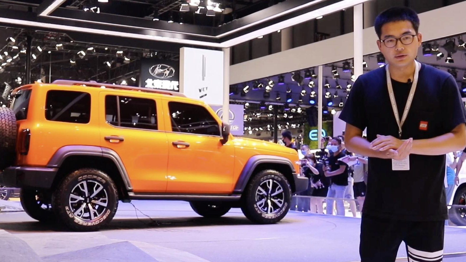 2020成都车展丨配三把差速锁 越野能力强悍 实拍WEY坦克300