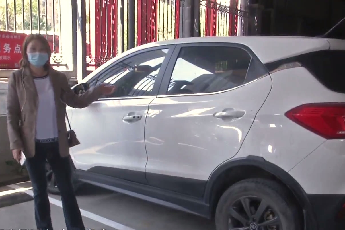 细思极恐,爱车4S店保养竟被陌生人提走出车祸,武汉女车主不简单