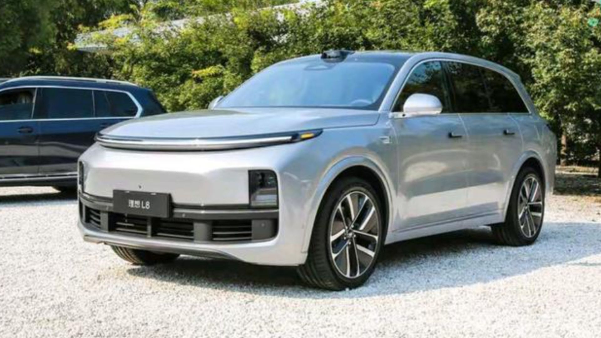 理想L8提车3小时出现故障，车主被锁车外，只能拖车 ！