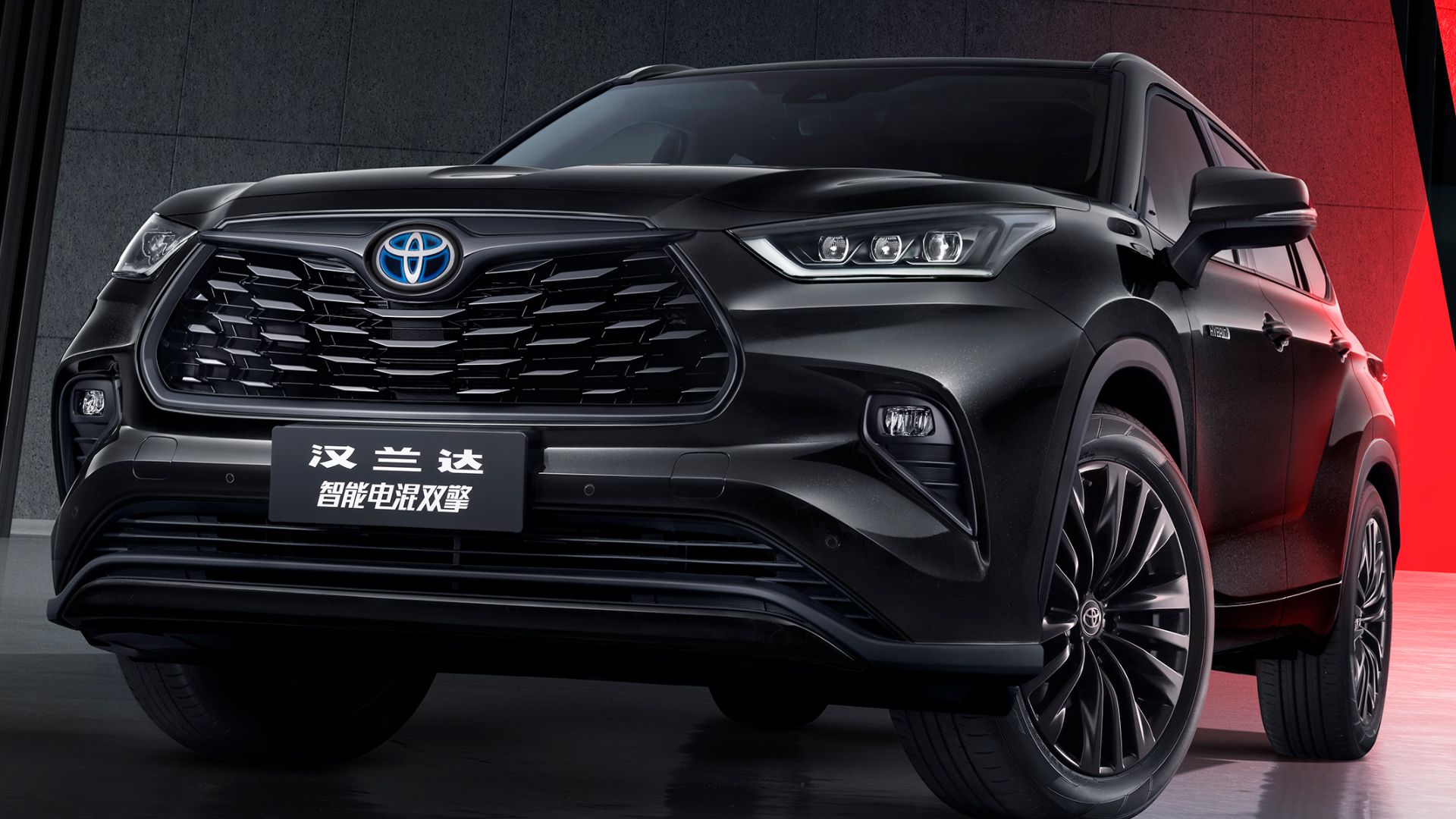 简约且个性，全新第四代汉兰达骑士版内饰很亮眼！