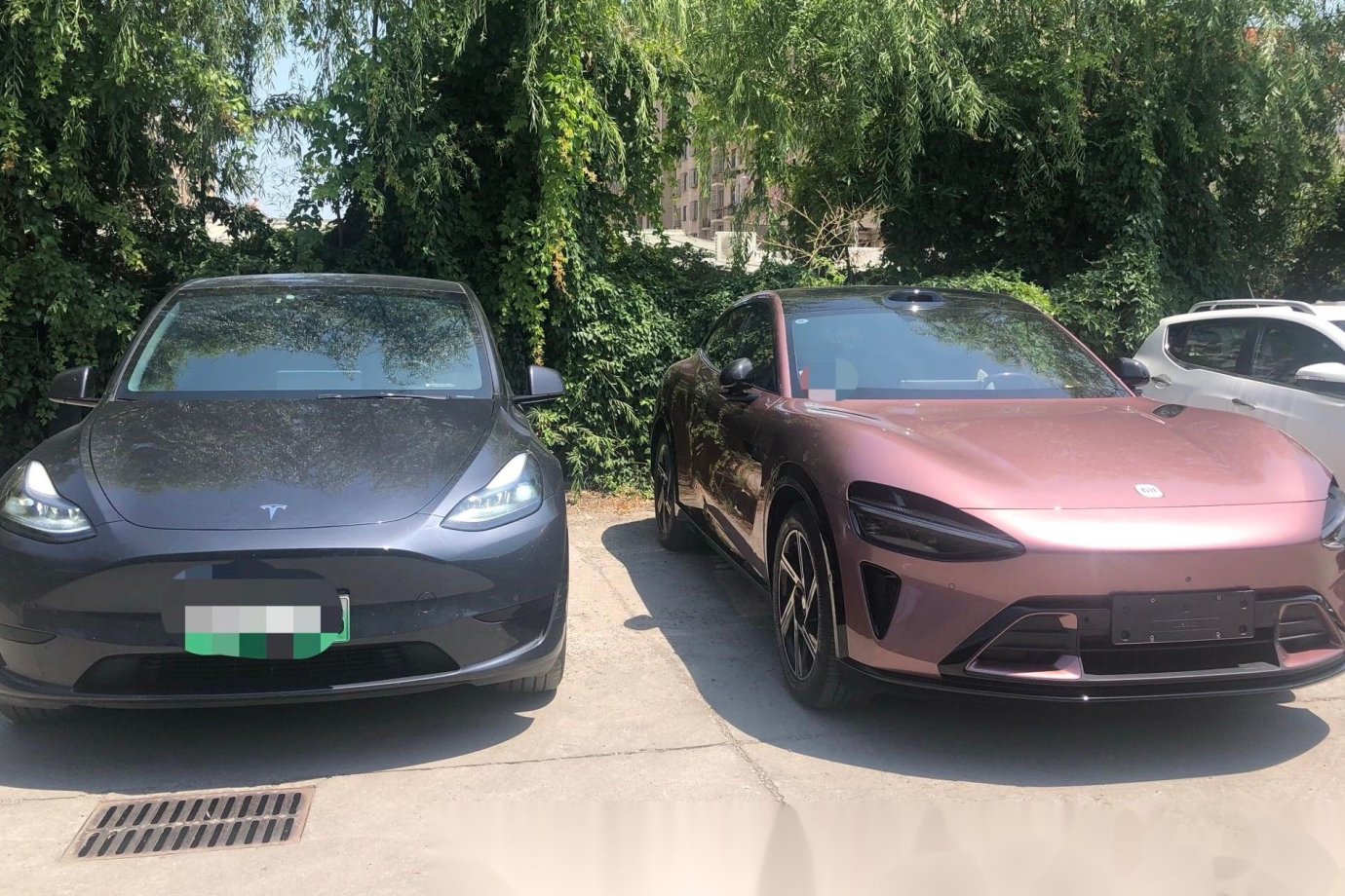 小米YU7站稳高端市场，正式接棒Model Y，首夺“全品类”第一！