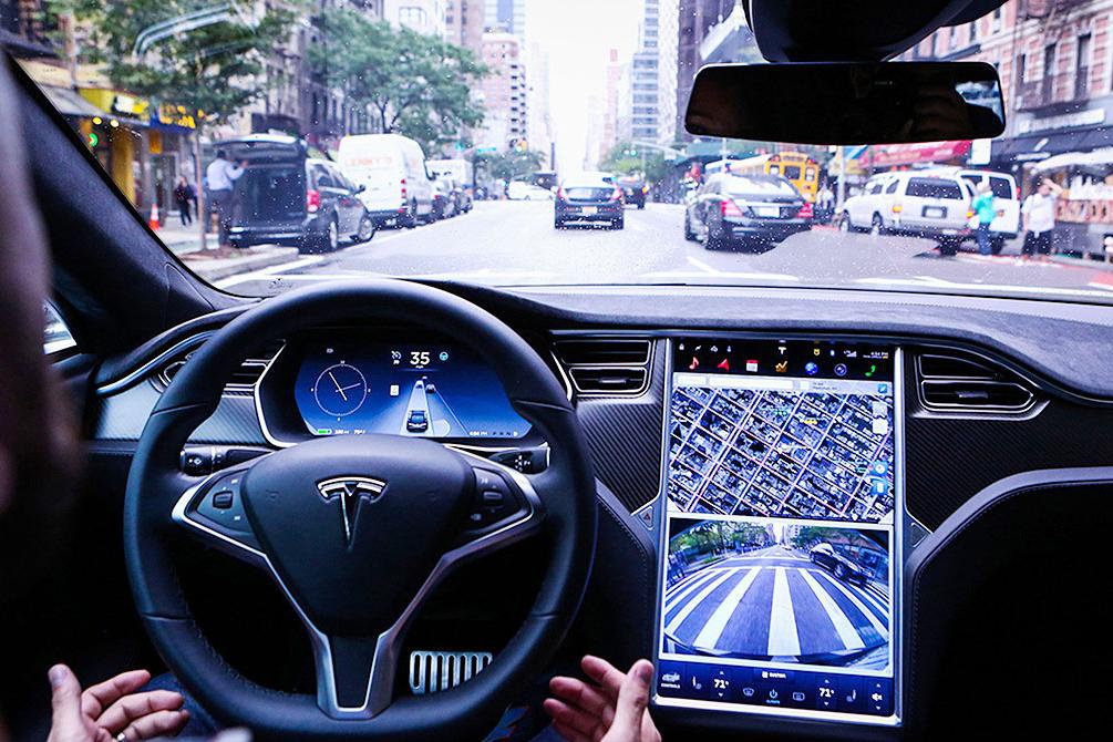 具有自动驾驶的特斯拉事故发生率是否比一般车辆低10倍？