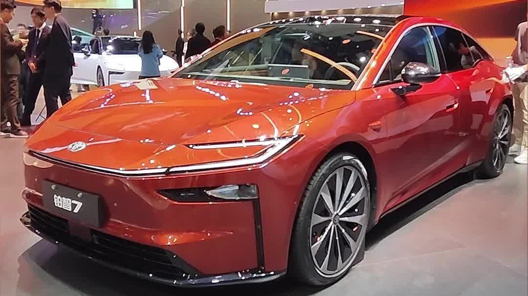 友商慌不慌？丰田品质+华为黑科技，铂智7真的太能打了