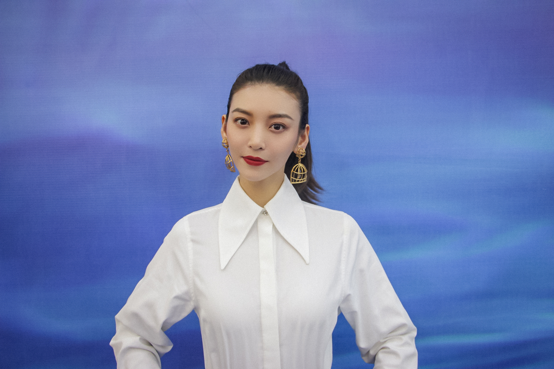 尤靖茹宣布结婚并晒出证件照男方却未露脸
