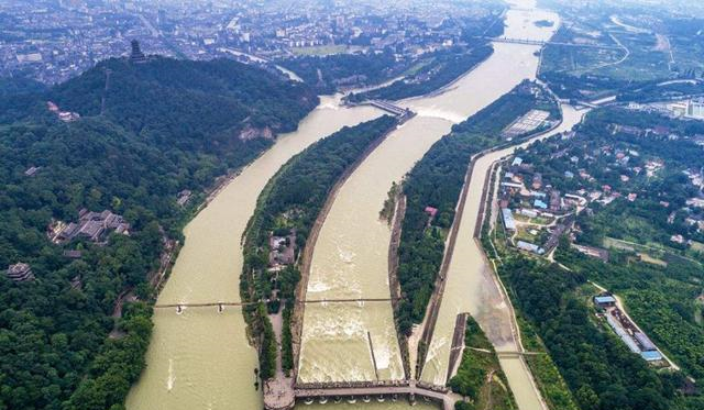 "大秦帝国"留给华夏三大水利工程,被选入世界遗产,一个在成都