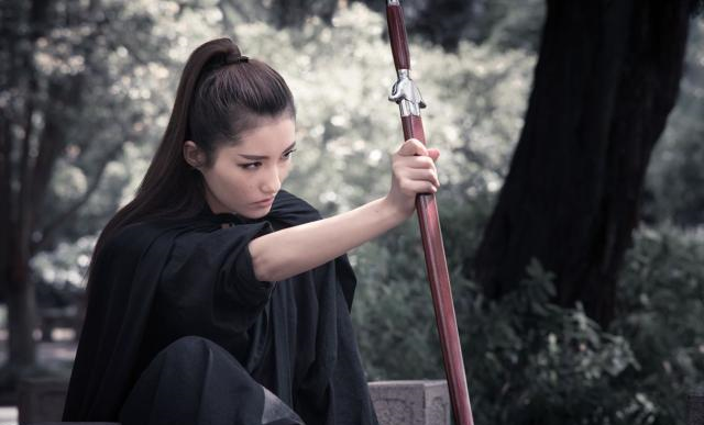 李白很狂的一首诗,笑尽一杯酒,杀人都市中,简直是狂得不着边际