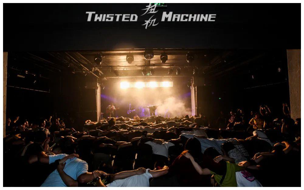 扭曲机器签约摩登天空,即将登陆草莓|重型传奇再次启程!