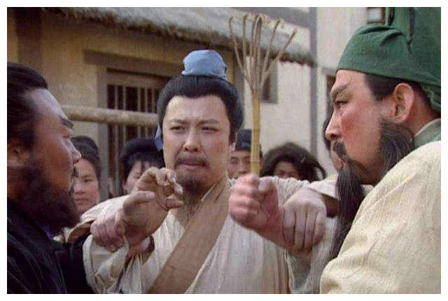 同出演刘关张三兄弟,扮演关羽的陆树铭,为什么比另外两演员出名