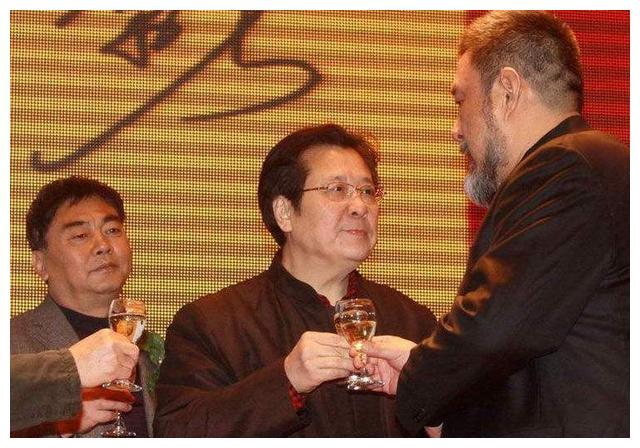 同出演刘关张三兄弟,扮演关羽的陆树铭,为什么比另外两演员出名