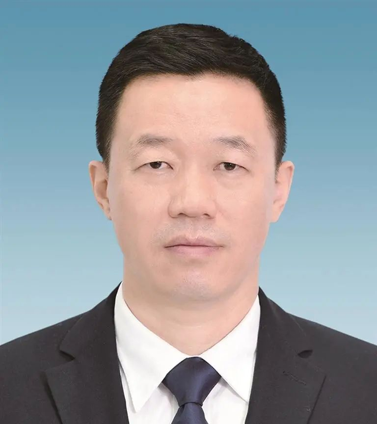 鄂尔多斯新一届市委领导名单