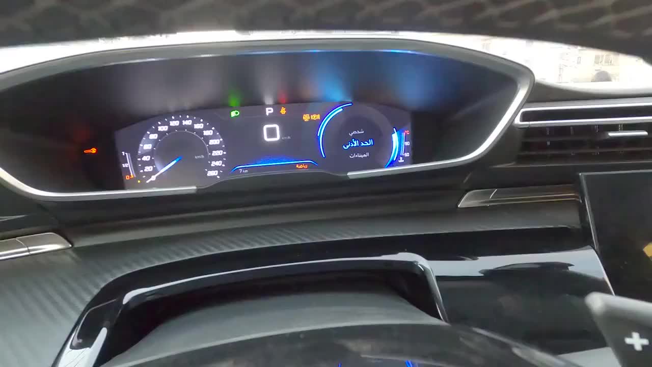 新款标致508超大后备箱开来当家用是挺合适的了