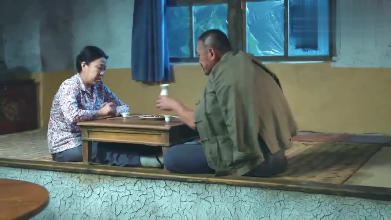 青谷子:小混混拼命救学渣,学渣他爹为报恩提亲,两家人
