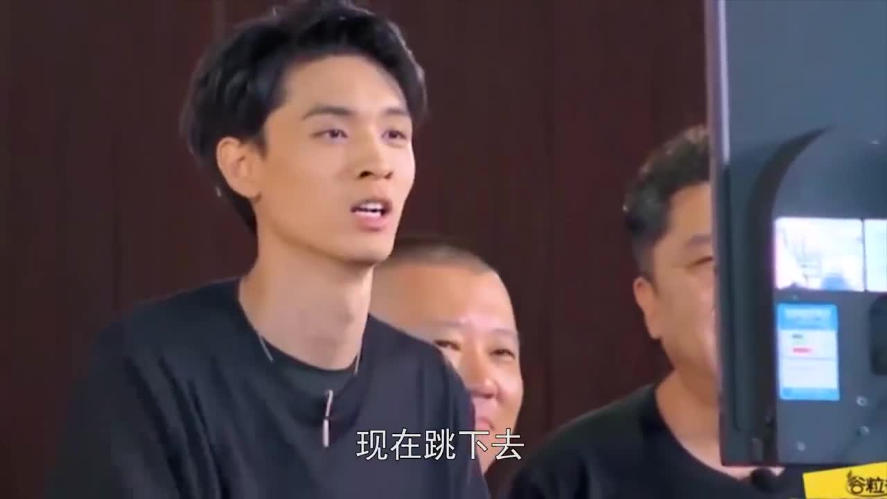 德云社嚣张名场面秦霄贤叫嚣全体师兄郭麒麟上脚踹栾云平