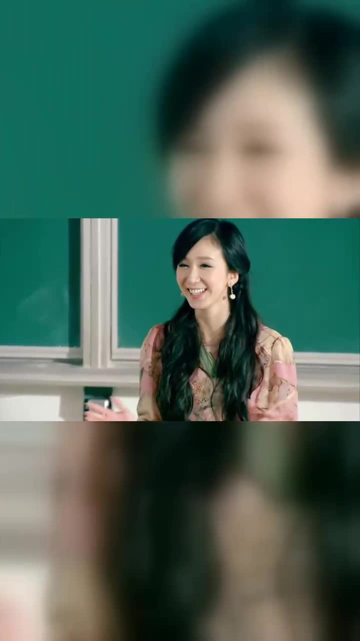 爱情公寓面对一群大龄学生一菲小心讨好学生你教体育吧