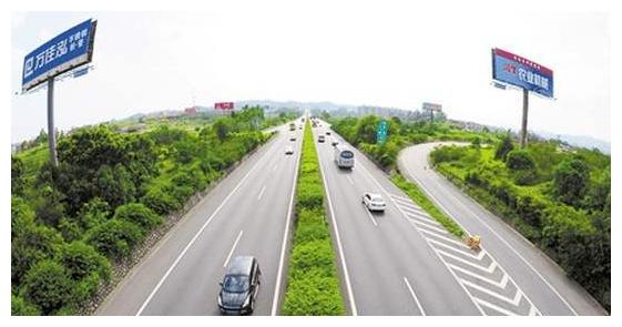 7分钟被开5张罚单,车主哭了!当地人:听我一句劝,外地人少来