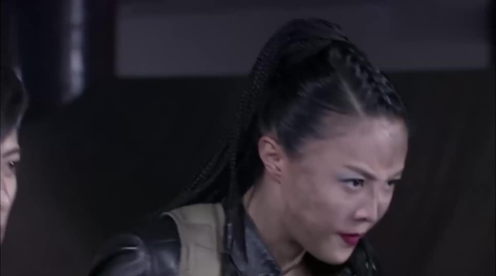 喋血内贼用人质要挟美女特工只能放下武器幸好狙击手赶到