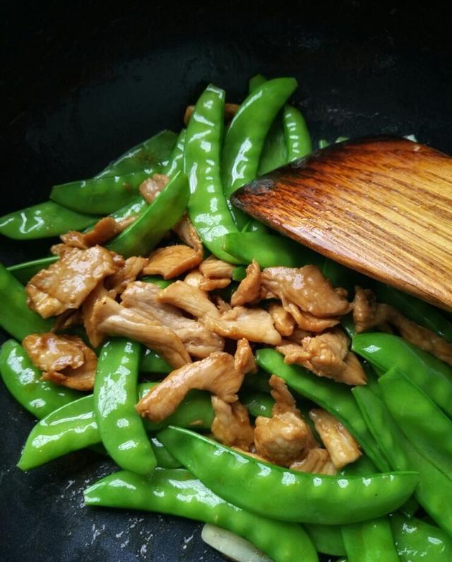 家常下饭菜谱,荷兰豆炒肉,简单美味营养,秒光3碗米饭