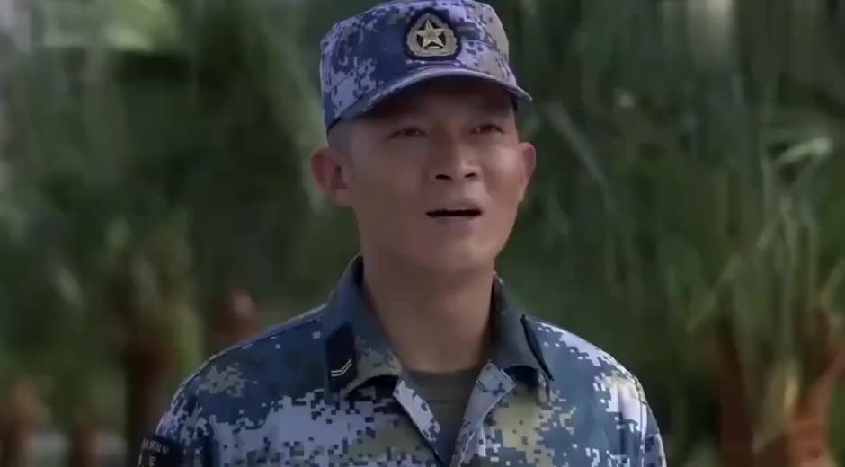 为您推荐: 火蓝刀锋:蒋小鱼只因和沈鸽说了话,导致被马尔斯的裁判长