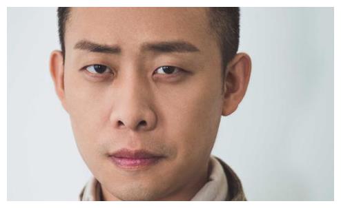 网友晒出影帝张译近照,瘦成包皮骨无血色,到底经历了什么?