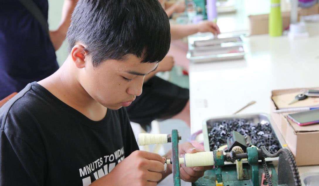 考上清华大学,二叔给2万,三叔给一袋橘子,10年后给三叔一套房休闲区蓝鸢梦想 - Www.slyday.coM 考上清华大学,二叔给2万,三叔给一袋橘子,10年后给三叔一套房休闲区蓝鸢梦想 - Www.slyday.coM