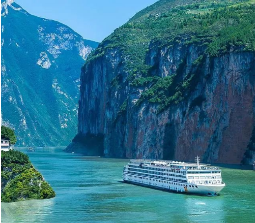正文   长江三峡旅游,是中国向世界各地游客重点推出的10大旅游景点之