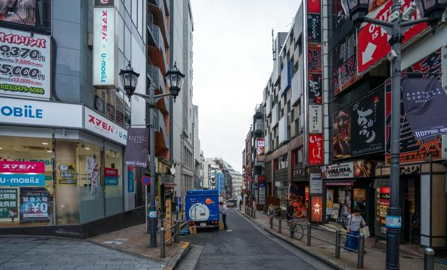 实拍日本街道干净整洁而又绚丽多彩