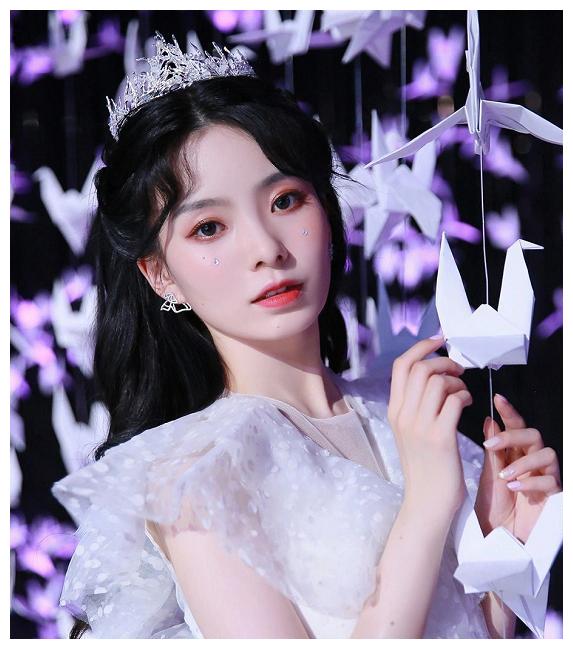 赵粤登顶陈卓璇第4,她跌出前7