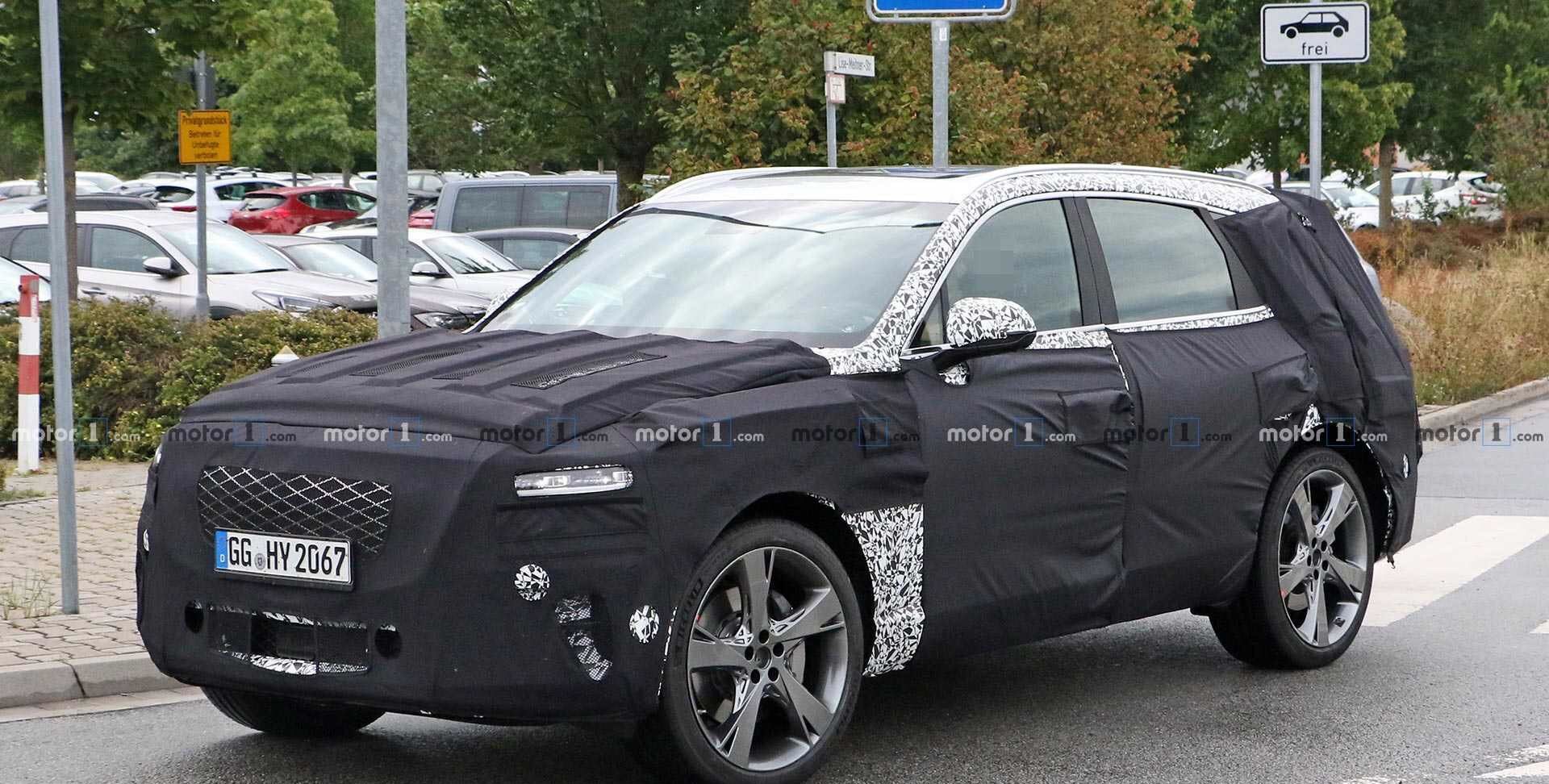 现代旗下Genesis品牌首款SUV -- Genesis GV80路试谍照