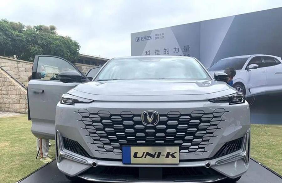 长安uni-k图片外观,长安uni-k后排 国产又一高颜值suv,长安uni-k实车亮相,外观内饰很帅气